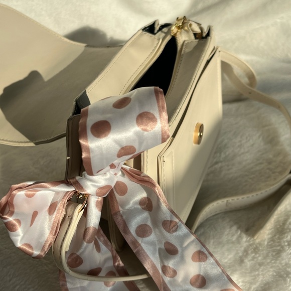 Gorgeous Bag, Creamy & Elegant Bag, NEW - Picture 7 of 12